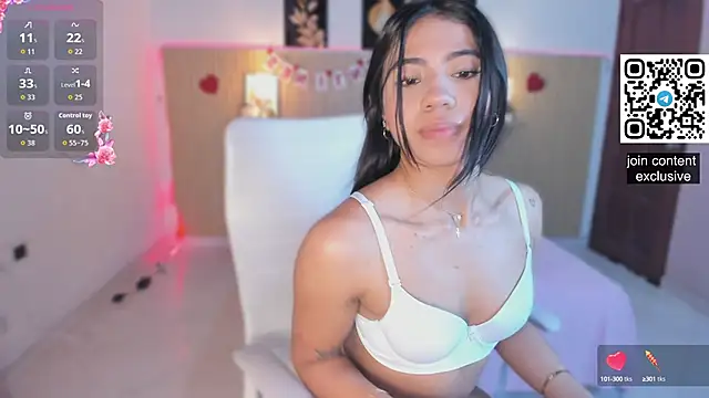 Snapshot of Harmony_Malkova chatting on September 2025 03:08:01 AM Harmony Malkova online show from September 2025 03:08:01 AM