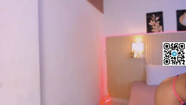 Snapshot of Harmony_Malkova chatting on November 2025 03:05:01 AM Harmony Malkova online show from November 2025 03:05:01 AM