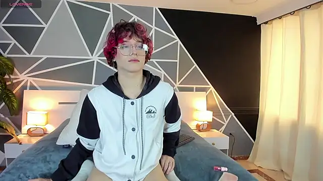 Max lover1 online show from March 2025 08:21:01 PM