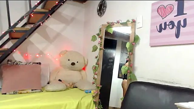 luna sky83 online show from December 2024 01:14:01 PM