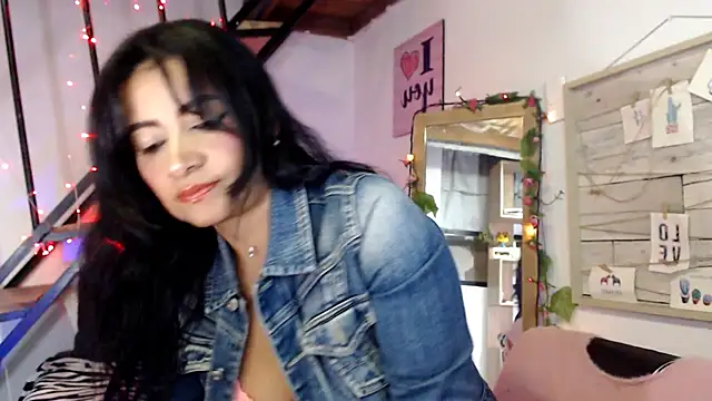 luna sky83 online show from November 2025 05:40:02 AM