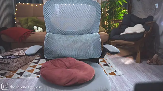 Snapshot of Feral_Berrry_ chatting on November 2025 05:40:02 AM Feral Berrry online show from November 2025 05:40:02 AM