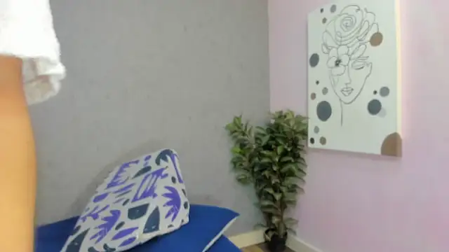 Snapshot of Tiffany_mendez chatting on December 2025 12:32:01 PM Tiffany mendez online show from December 2025 12:32:01 PM