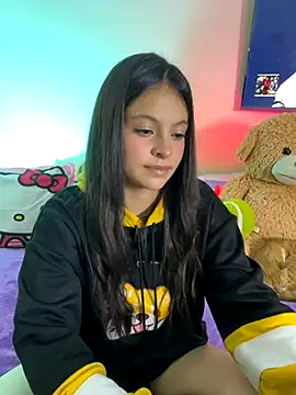 LucyEvans  online show from November 2025 04:12:01 AM