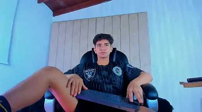 Snapshot of Muichiro_tokito1 chatting on March 2025 04:13:01 AM Muichiro tokito1 online show from March 2025 04:13:01 AM