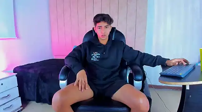 Snapshot of Muichiro_tokito1 chatting on March 2025 03:15:01 AM Muichiro tokito1 online show from March 2025 03:15:01 AM