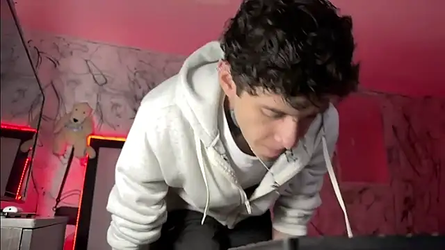 Saturno v online show from February 2025 11:21:01 AM