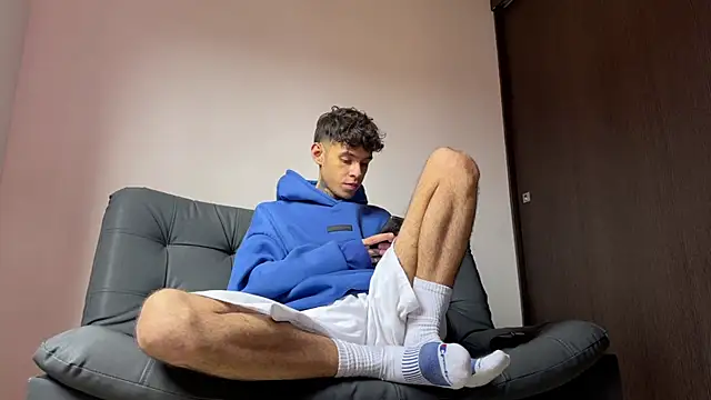 Saturno v online show from March 2025 07:01:02 PM