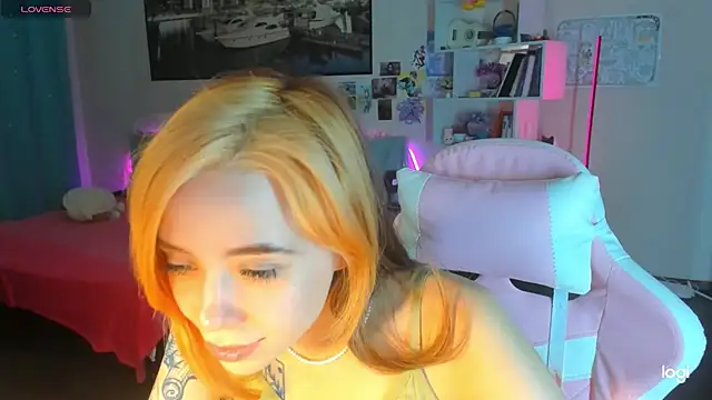 Snapshot of Ramona_Johnson chatting on February 2025 05:07:02 AM Ramona Johnson online show from February 2025 05:07:02 AM