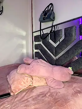 Connie 20 online show from December 2025 12:43:02 PM