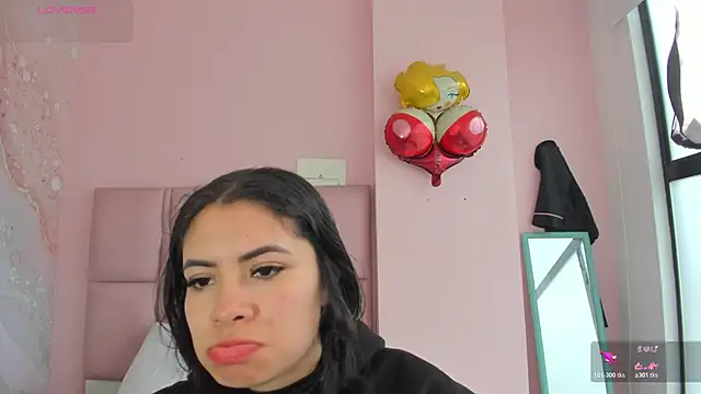 soyzarahtorres online show from November 2025 06:00:02 PM