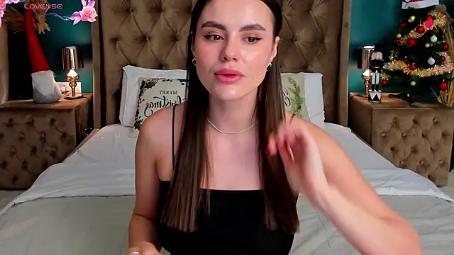 CalyMoon online show from January 2026 08:21:02 PM