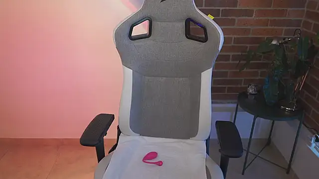 Snapshot of anyacutex chatting on March 2025 09:37:01 PM anyacutex online show from March 2025 09:37:01 PM