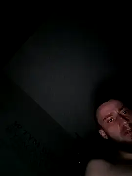 wariacik0024 online show from February 2026 11:31:02 PM