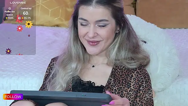 Sarah-Hart online show from February 2025 06:47:02 AM