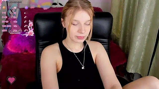 KarambaMoon online show from February 2025 08:47:02 PM