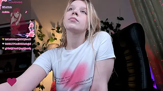 KarambaMoon online show from February 2025 03:32:02 AM