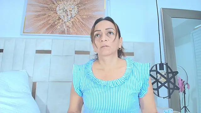 Snapshot of Hottest_Mature_ chatting on October 2025 03:06:02 AM Hottest Mature online show from October 2025 03:06:02 AM