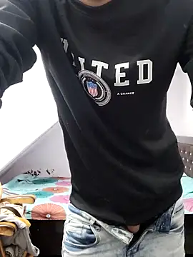 Snapshot of Habibi_big_b chatting on March 2025 07:38:01 PM Habibi big b online show from March 2025 07:38:01 PM