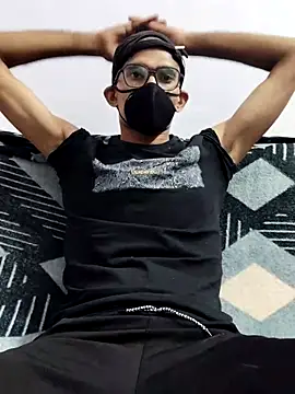 Snapshot of Habibi_big_b chatting on March 2025 07:01:02 PM Habibi big b online show from March 2025 07:01:02 PM