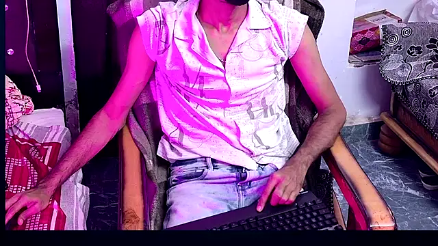 Snapshot of Habibi_big_b chatting on September 2025 06:07:01 PM Habibi big b online show from September 2025 06:07:01 PM