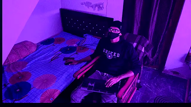 Snapshot of Habibi_big_b chatting on September 2025 05:57:02 PM Habibi big b online show from September 2025 05:57:02 PM