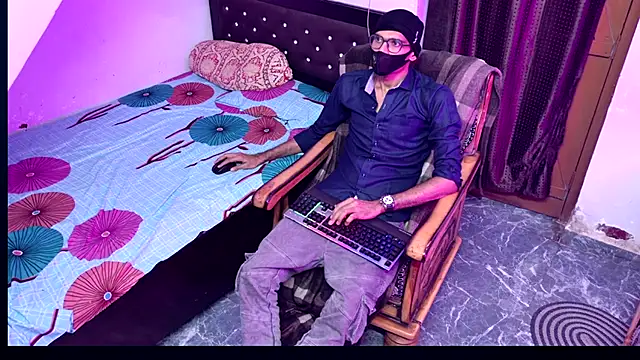 Snapshot of Habibi_big_b chatting on September 2025 05:36:01 PM Habibi big b online show from September 2025 05:36:01 PM