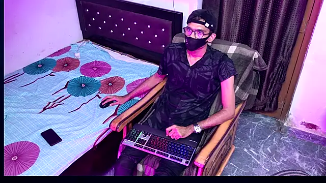 Snapshot of Habibi_big_b chatting on September 2025 07:39:02 PM Habibi big b online show from September 2025 07:39:02 PM