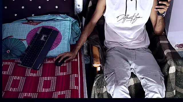 Snapshot of Habibi_big_b chatting on October 2025 06:40:02 PM Habibi big b online show from October 2025 06:40:02 PM