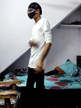 Snapshot of Habibi_big_b chatting on October 2025 09:04:01 AM Habibi big b online show from October 2025 09:04:01 AM