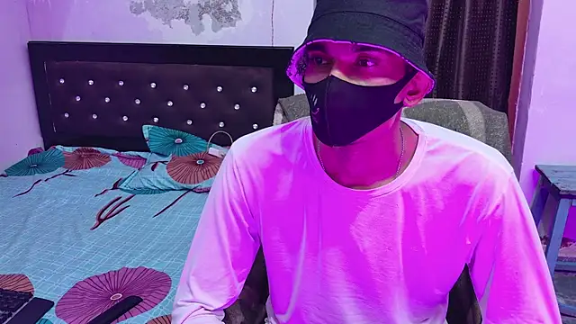 Snapshot of Habibi_big_b chatting on November 2025 08:21:02 PM Habibi big b online show from November 2025 08:21:02 PM