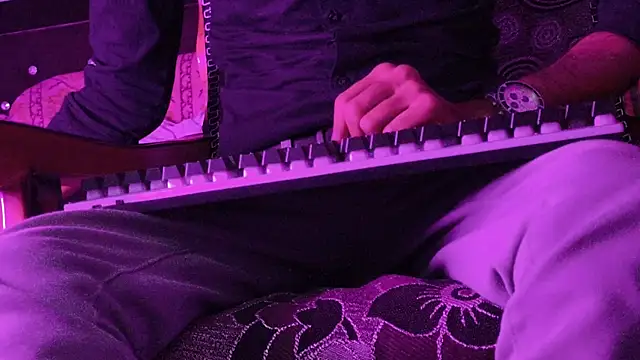 Snapshot of Habibi_big_b chatting on November 2025 02:38:01 PM Habibi big b online show from November 2025 02:38:01 PM