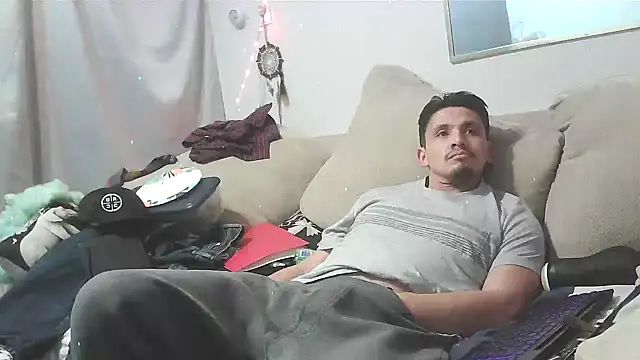 Snapshot of chill_wolf389 chatting on December 2025 08:42:02 AM chill wolf389 online show from December 2025 08:42:02 AM