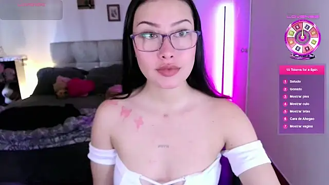 Emilyswan04 online show from October 2025 09:56:01 PM