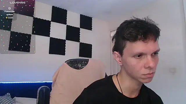 bryamado69 online show from November 2025 03:57:02 PM