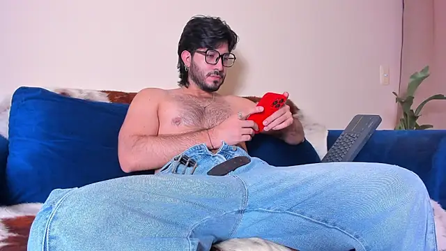 Snapshot of Ackerman_Eren_ chatting on January 2025 06:04:01 PM Ackerman Eren online show from January 2025 06:04:01 PM