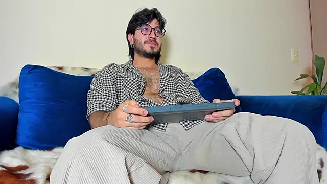 Snapshot of Ackerman_Eren_ chatting on January 2025 06:54:01 PM Ackerman Eren online show from January 2025 06:54:01 PM