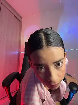 Laura fernandezII online show from March 2026 02:48:01 AM