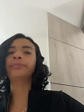 Laura fernandezII online show from April 2026 08:42:01 PM