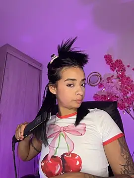 Snapshot of Laura_fernandezII chatting on May 2026 02:52:02 AM Laura fernandezII online show from May 2026 02:52:02 AM