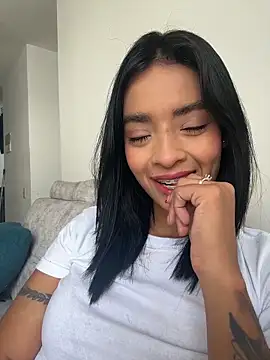 Snapshot of Laura_fernandezII chatting on May 2026 07:32:02 PM Laura fernandezII online show from May 2026 07:32:02 PM