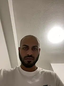 Snapshot of islandvybee55 chatting on December 2024 02:33:01 AM islandvybee55 online show from December 2024 02:33:01 AM