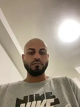 Snapshot of islandvybee55 chatting on February 2025 07:17:02 AM islandvybee55 online show from February 2025 07:17:02 AM