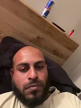 Snapshot of islandvybee55 chatting on March 2026 05:09:02 PM islandvybee55 online show from March 2026 05:09:02 PM