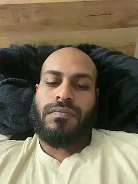 Snapshot of islandvybee55 chatting on March 2026 02:11:02 PM islandvybee55 online show from March 2026 02:11:02 PM