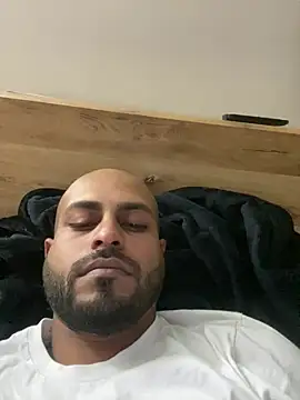 Snapshot of islandvybee55 chatting on March 2026 02:17:01 PM islandvybee55 online show from March 2026 02:17:01 PM