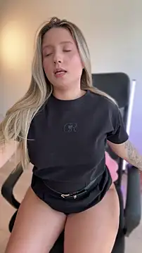 MiaPetit  online show from May 2026 06:24:01 PM