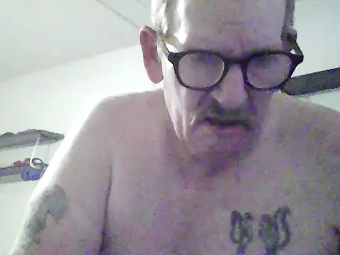 Snapshot of BALLZZZ111 chatting on December 2025 09:15:01 AM BALLZZZ111 online show from December 2025 09:15:01 AM