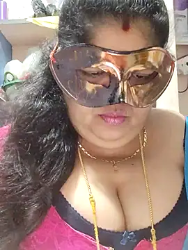 Snapshot of tamilthanushri chatting on October 2025 09:10:02 PM tamilthanushri online show from October 2025 09:10:02 PM