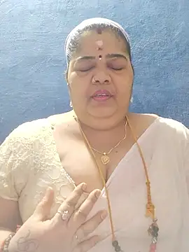 Snapshot of tamilthanushri chatting on November 2025 05:50:02 AM tamilthanushri online show from November 2025 05:50:02 AM